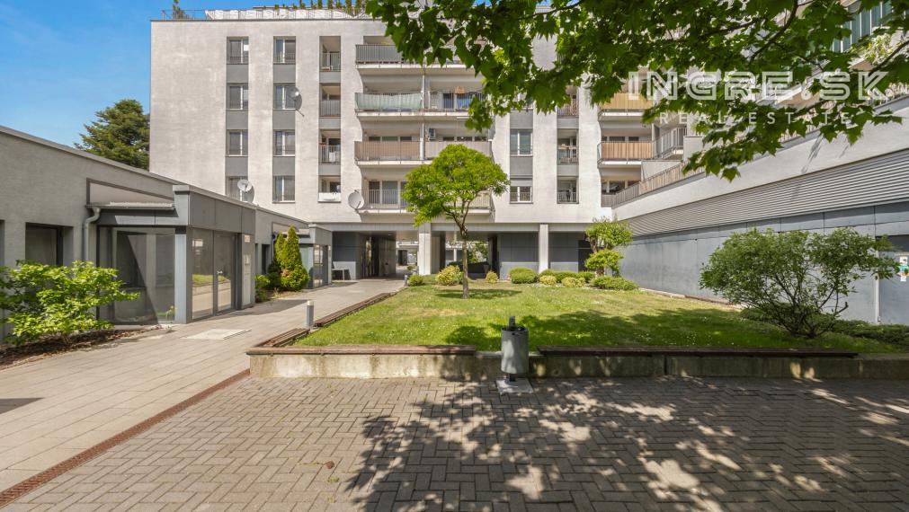 VÝBORNÁ PONUKA V PRIEVOZE - 5 IZBOVÝ BYT S PARKOVANÍM, TERASOU A ZÁHRADKOU