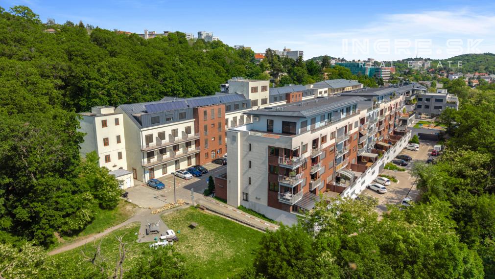 INGRE.SK - PREDAJ 2 IZBOVÝ BYT S TERASOU A PARKOVANÍM BRATISLAVA KRAMÁRE