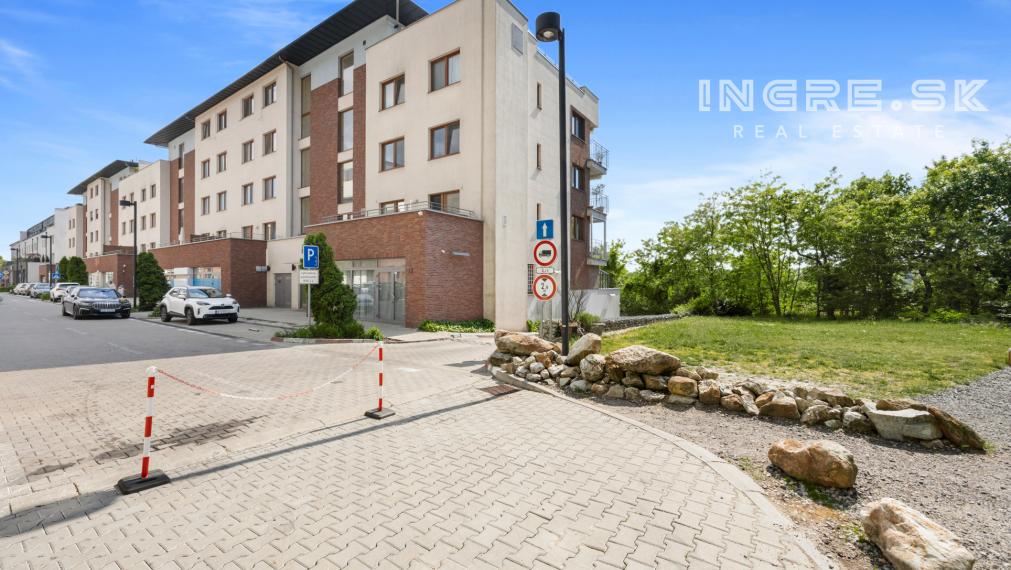 INGRE.SK - PREDAJ 2 IZBOVÝ BYT S TERASOU A PARKOVANÍM BRATISLAVA KRAMÁRE
