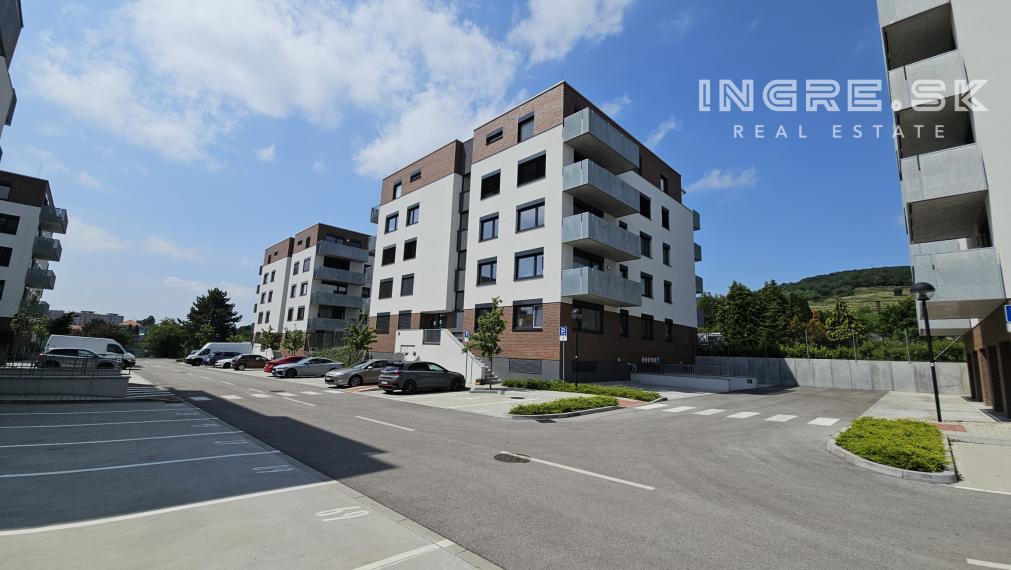 INGRE.SK - NOVOSTAVBA PRENÁJOM 3 IZBOVÝ BYT S PARKOVANÍM A ZÁHRADKOU