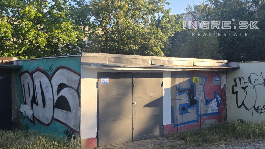 NA PREDAJ GARÁŽ V RUŽINOVE