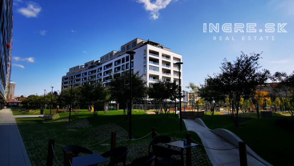 ingre.sk PRENÁJOM URBAN RESIDENCE 3 IZBOVÝ BYT S PARKOVANÍM A VEĽKOU LOGGIOU
