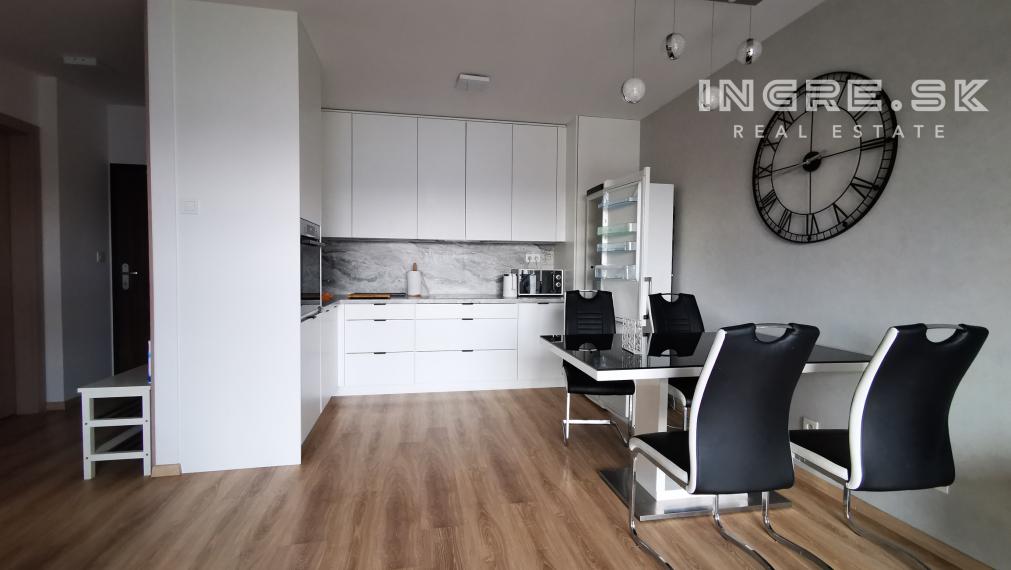 ingre.sk PRENÁJOM URBAN RESIDENCE 3 IZBOVÝ BYT S PARKOVANÍM A VEĽKOU LOGGIOU