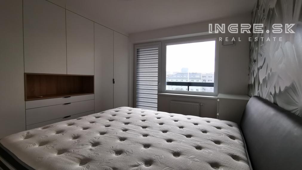 ingre.sk PRENÁJOM URBAN RESIDENCE 3 IZBOVÝ BYT S PARKOVANÍM A VEĽKOU LOGGIOU