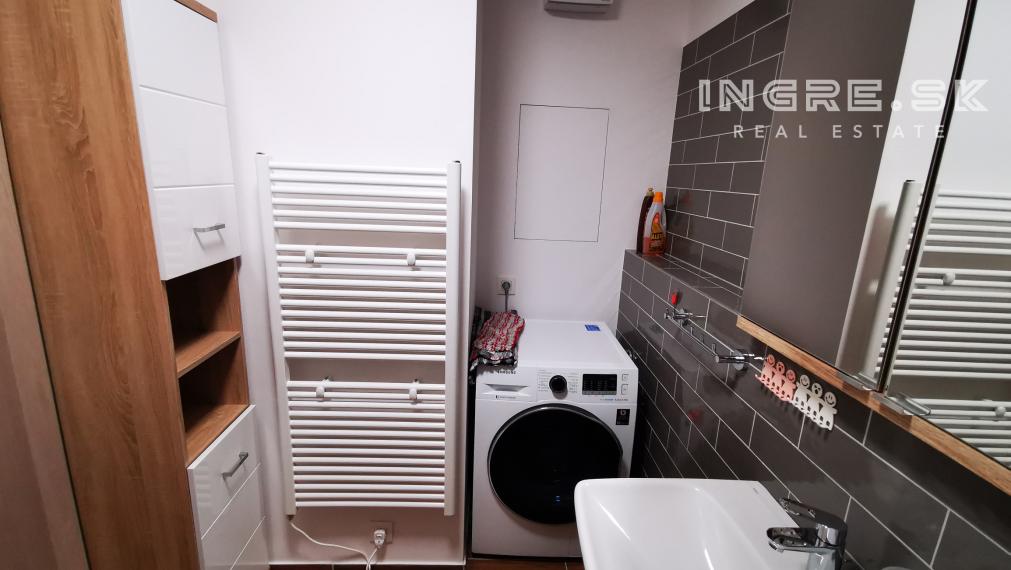 ingre.sk PRENÁJOM URBAN RESIDENCE 3 IZBOVÝ BYT S PARKOVANÍM A VEĽKOU LOGGIOU