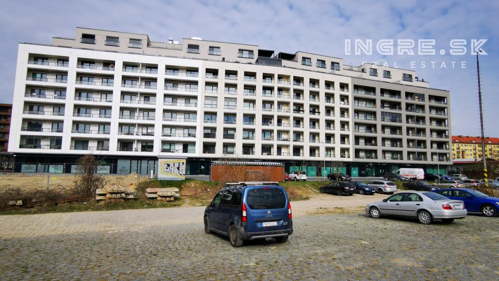 ingre.sk PRENÁJOM URBAN RESIDENCE 3 IZBOVÝ BYT S PARKOVANÍM A VEĽKOU LOGGIOU