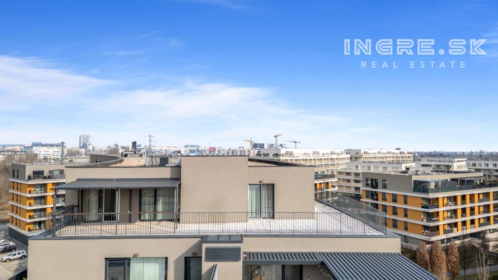 PREDAJ 4 IZBOVÝ PENTHOUSE S VEĽKOU TERASOU A PARKOVANÍM BRATISLAVA - RUŽINOV - BAJKALSKÁ ul.