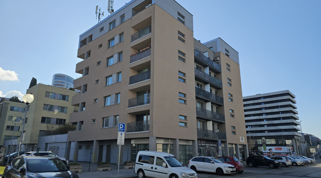 REZERVOVANÉ - VÝBORNÁ LOKALITA 3 IZBOVÝ BYT BRATISLAVA NOVÉ MESTO BAJKALSKÁ - PASIENKY