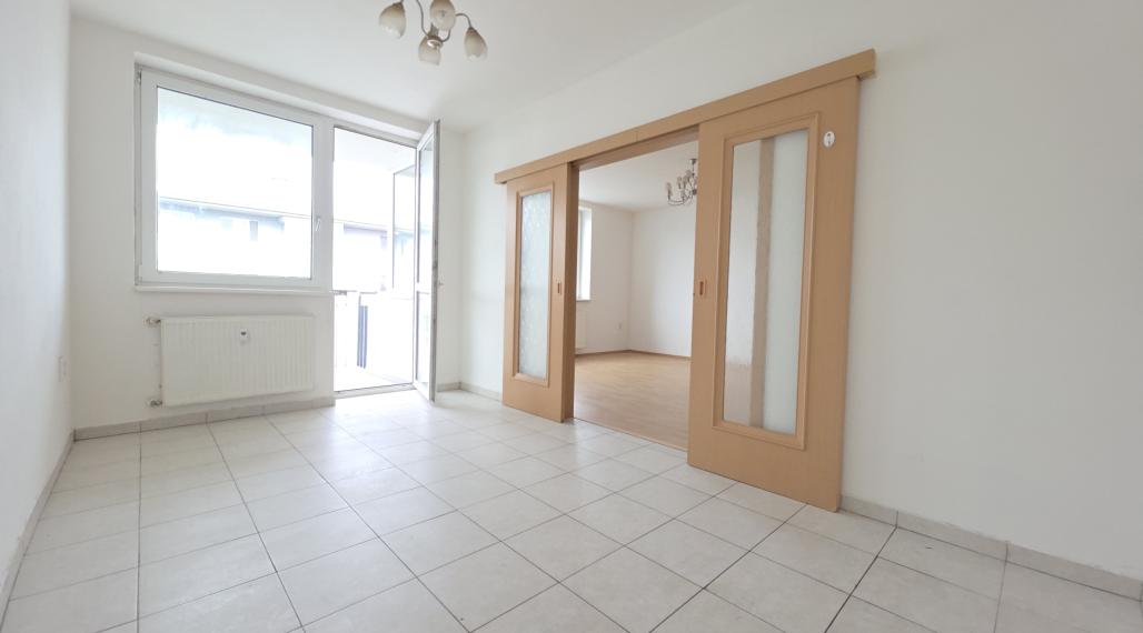 PREDAJ VEĽKÝ 3 IZBOVÝ BYT S LOGGIOU BRATISLAVA VRAKUŇA Píniová ulica