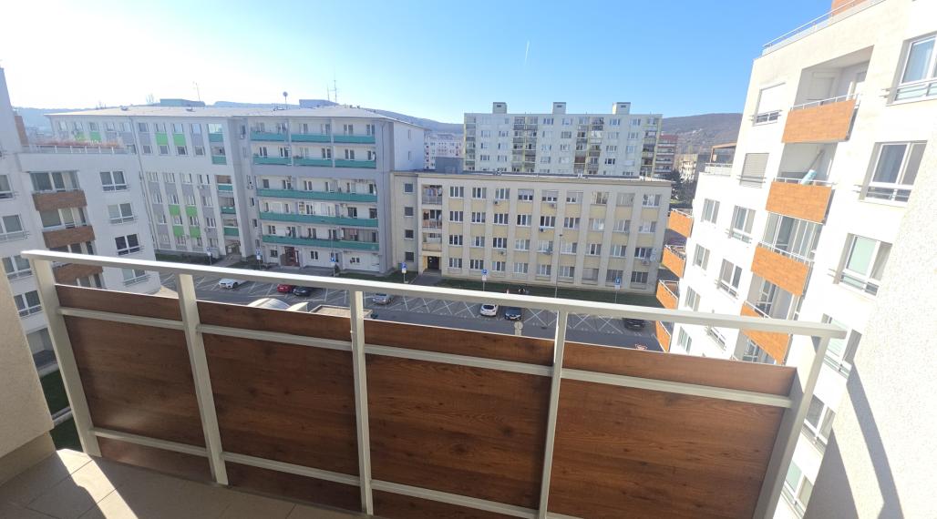 BRATISLAVA NOVÉ MESTO NOBELOVA ulica - PREDAJ 2 IZBOVÝ BYT S BALKÓNOM