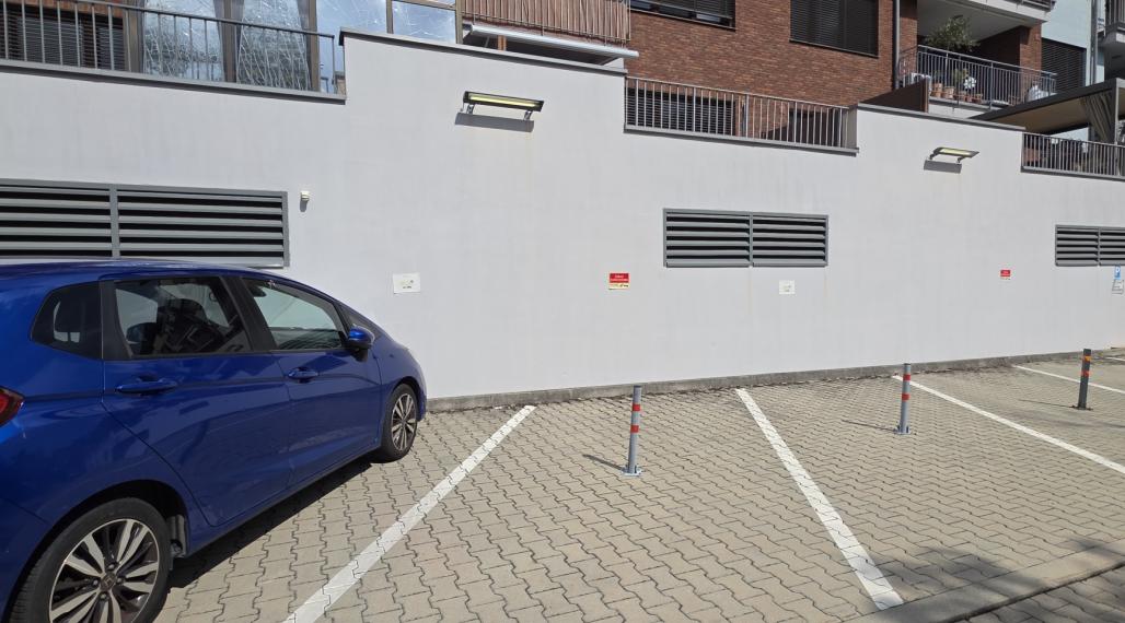 NA PREDAJ PARKOVANIE BRATISLAVA - KRAMÁRE - ĎUMBIERSKA ulica