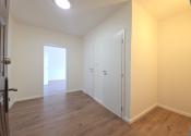 NA PREDAJ 4 IZBOVÝ BYT S LOGGIOU  BRATISLAVA - DÚBRAVKA - fotografia 3