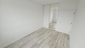 POSLEDNÝ VOĽNÝ BYT S PARKOVANÍM A ZÁHRADOU ROVINKA - fotografia 19