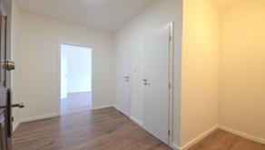 NA PREDAJ 4 IZBOVÝ BYT S LOGGIOU  BRATISLAVA - DÚBRAVKA - fotografia 3