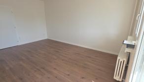 NA PREDAJ 4 IZBOVÝ BYT S LOGGIOU  BRATISLAVA - DÚBRAVKA - fotografia 7