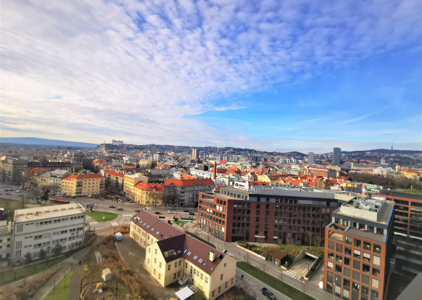 NA PRENÁJOM SKY PARK 14 POSCHODIE 2 IZBOVÝ BYT S TOP VÝHĽAD