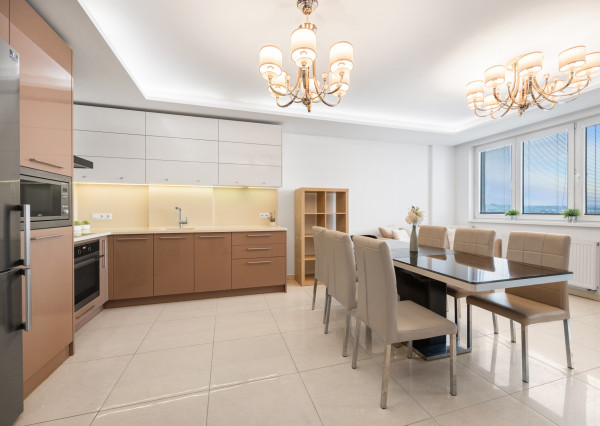 PRENÁJOM VEĽKÝ 4 IZBOVÝ BYT S LOGGIOU 2 X PARKING BRATISLAVA KARLOVA VES