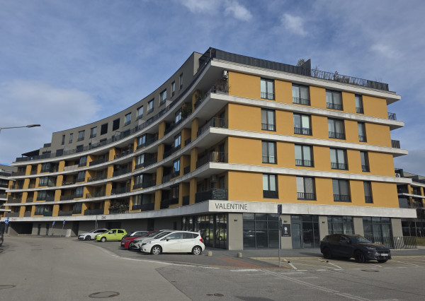 NA PREDAJ 4 IZBOVÝ PENTHOUSE S VEĽKOU TERASOU BRATISLAVA RUŽINOV BAJKALSKÁ ulica