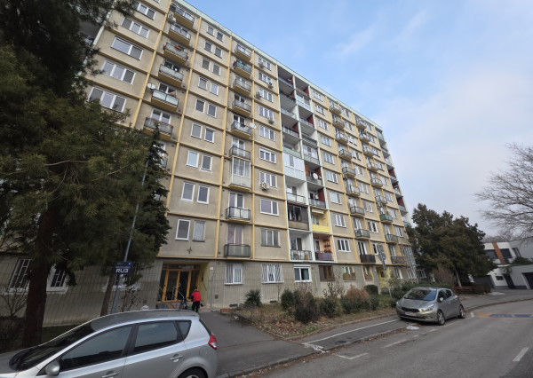 NA PREDAJ 3 IZBOVÝ BYT BRATISLAVA RUŽINOV ŠALVIOVÁ ulica