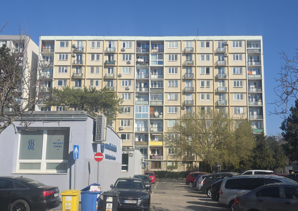 PÔVODNÝ STAV 3 IZBOVÝ BYT BALKÓN + LOGGIA BRATISLAVA RUŽINOV ŠALVIOVÁ ul. TRÁVNIKY