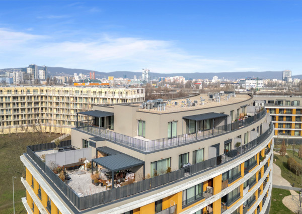 PREDAJ 4 IZBOVÝ PENTHOUSE S VEĽKOU TERASOU A PARKOVANÍM BRATISLAVA - RUŽINOV - BAJKALSKÁ ul.