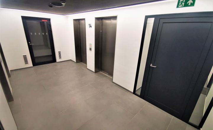 NA PRENÁJOM SKY PARK 14 POSCHODIE 2 IZBOVÝ BYT S TOP VÝHĽAD - fotografia 11