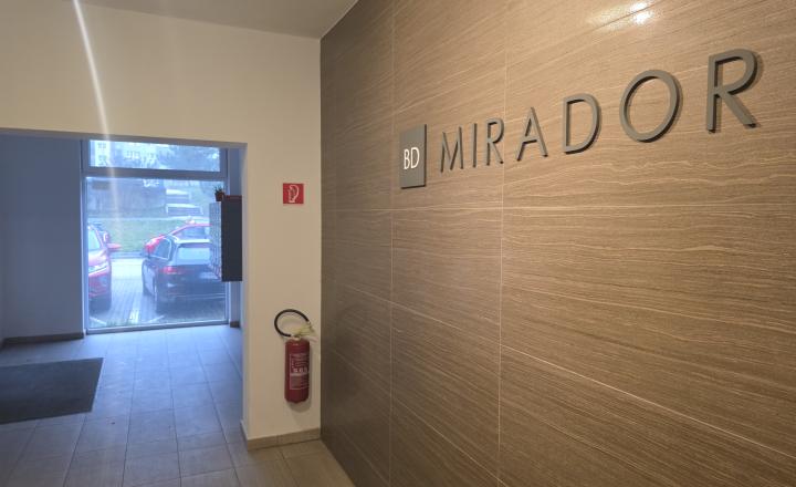 PRENÁJOM VEĽKÝ 4 IZBOVÝ BYT S LOGGIOU 2 X PARKING BRATISLAVA KARLOVA VES - fotografia 10