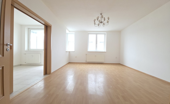 VEĽKÝ 80 m2 - 3 IZBOVÝ BYT S BALKÓNOM BRATISLAVA VRAKUŇA - fotografia 1
