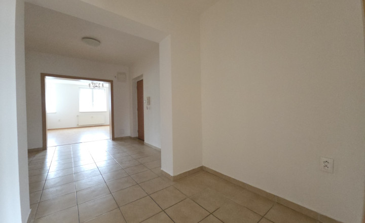 VEĽKÝ 80 m2 - 3 IZBOVÝ BYT S BALKÓNOM BRATISLAVA VRAKUŇA - fotografia 10