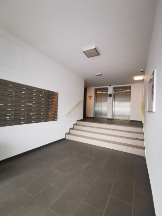 ingre.sk PRENÁJOM URBAN RESIDENCE 3 IZBOVÝ BYT S PARKOVANÍM A VEĽKOU LOGGIOU - fotografia 5