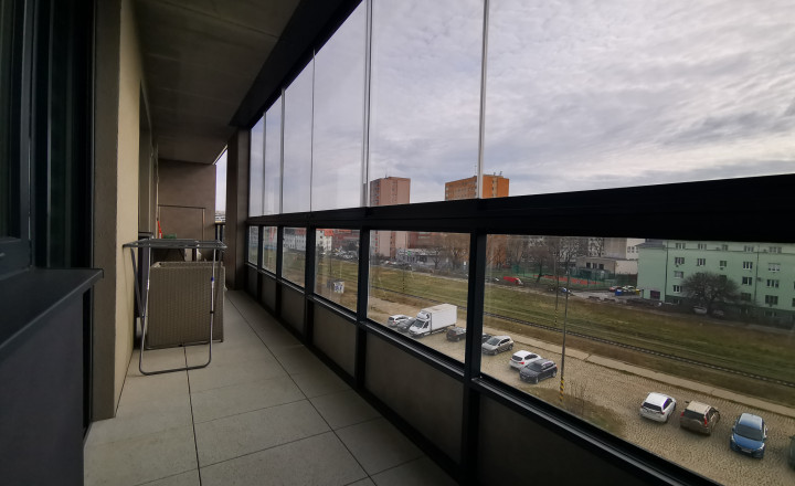 ingre.sk PRENÁJOM URBAN RESIDENCE 3 IZBOVÝ BYT S PARKOVANÍM A VEĽKOU LOGGIOU - fotografia 17