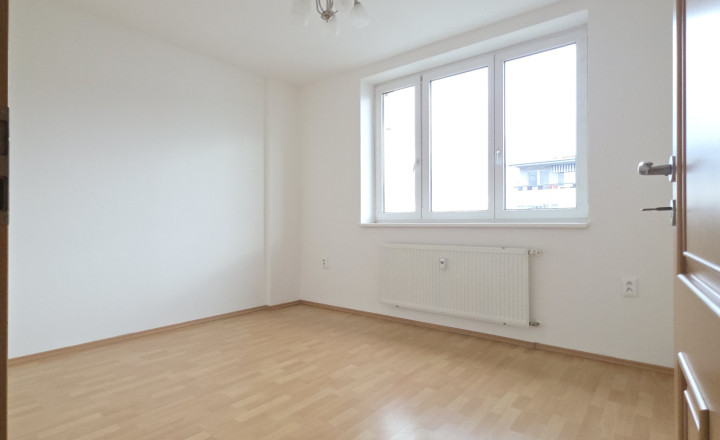VEĽKÝ 80 m2 - 3 IZBOVÝ BYT S BALKÓNOM BRATISLAVA VRAKUŇA - fotografia 8