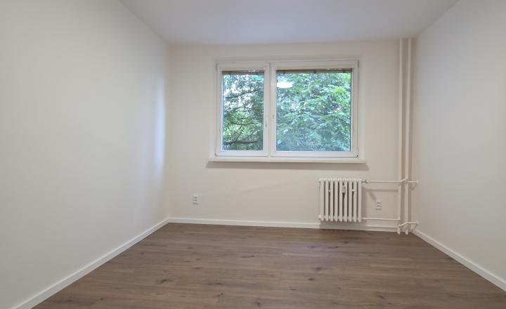 NA PREDAJ 4 IZBOVÝ BYT S LOGGIOU  BRATISLAVA - DÚBRAVKA - fotografia 11