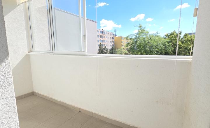 NA PREDAJ 4 IZBOVÝ BYT S LOGGIOU  BRATISLAVA - DÚBRAVKA - fotografia 13