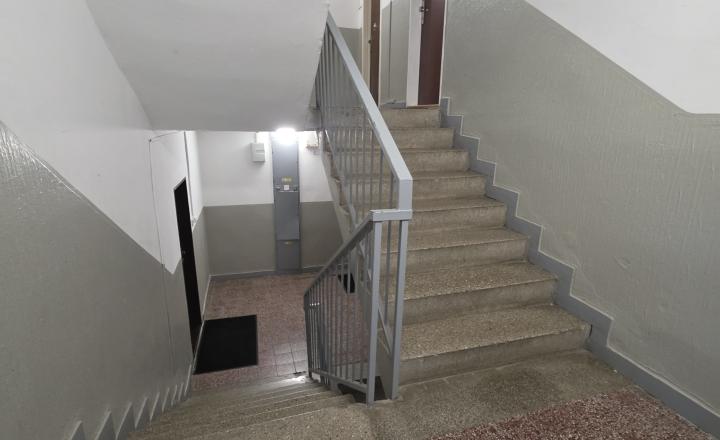 NA PREDAJ 4 IZBOVÝ BYT S LOGGIOU  BRATISLAVA - DÚBRAVKA - fotografia 15